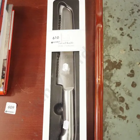 boxed as new Smeg bread knife