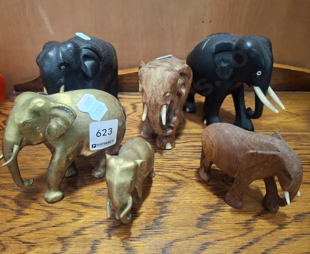 6x elephant figurines Image 1++