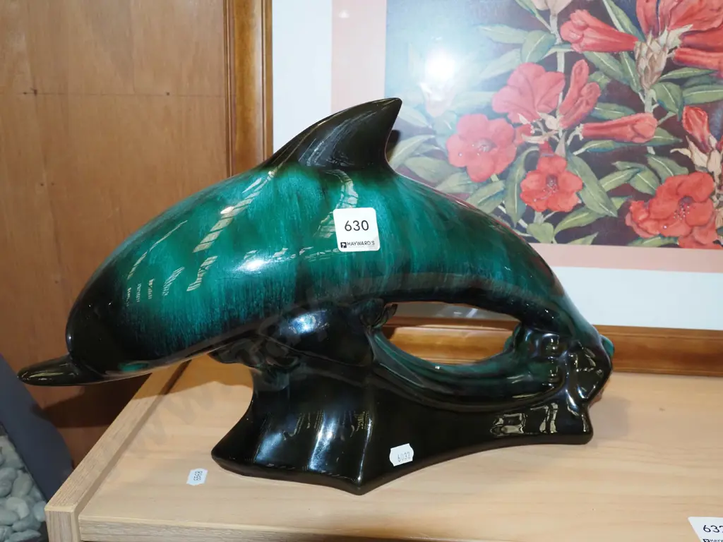 Blue Mountain dolphin H250 Image 1++