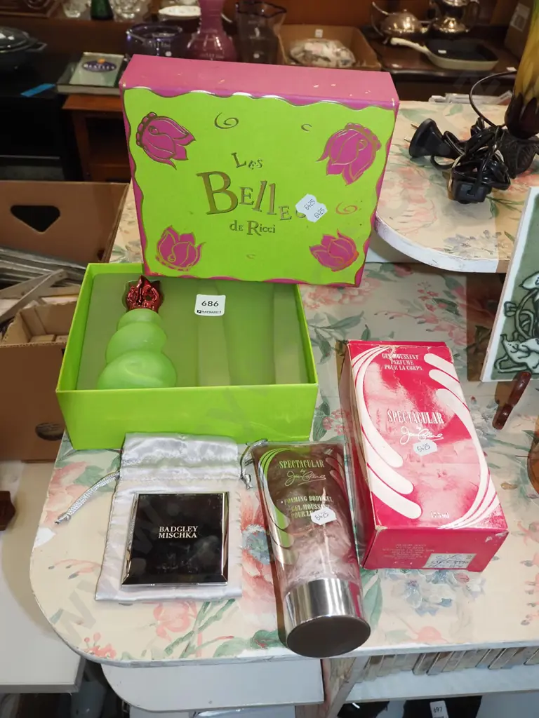 Ninan Ricci Les Belles de Ricci eau de toilette 100ml (foxing to box), Badgley Mischka compact mirror Image 1++