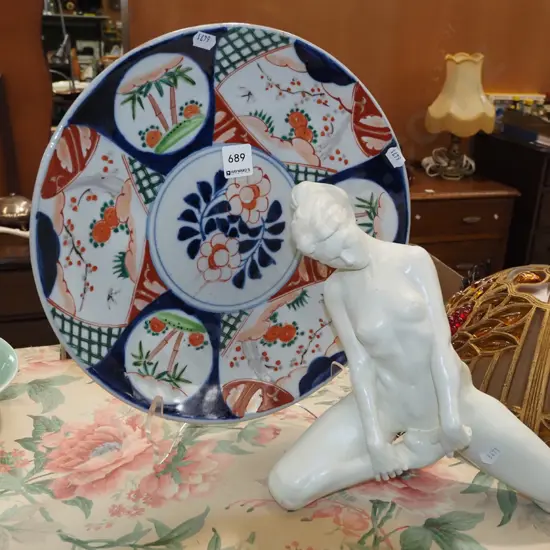 Asian plate, female figurine H240