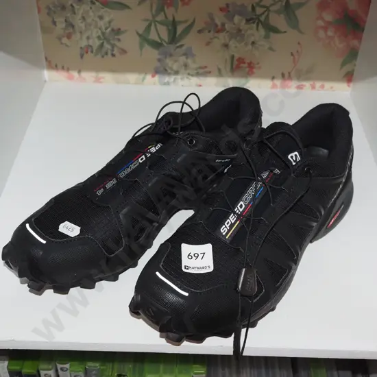 pair as new of Salomon UK size 7 sneakers