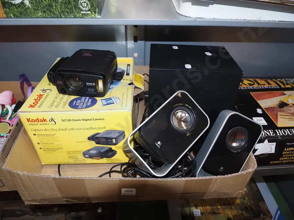 box; early Kodak digital zoom camera, part speakers Image 1++