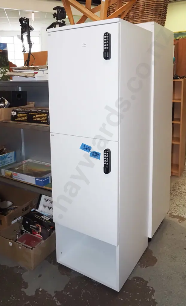 bank of mdf and melteca push button lockers H525 W450 D500 Image 1++