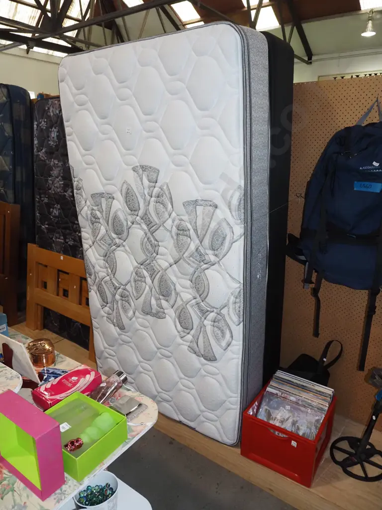 Sleepyhead king single bed base and mattress Image 1++