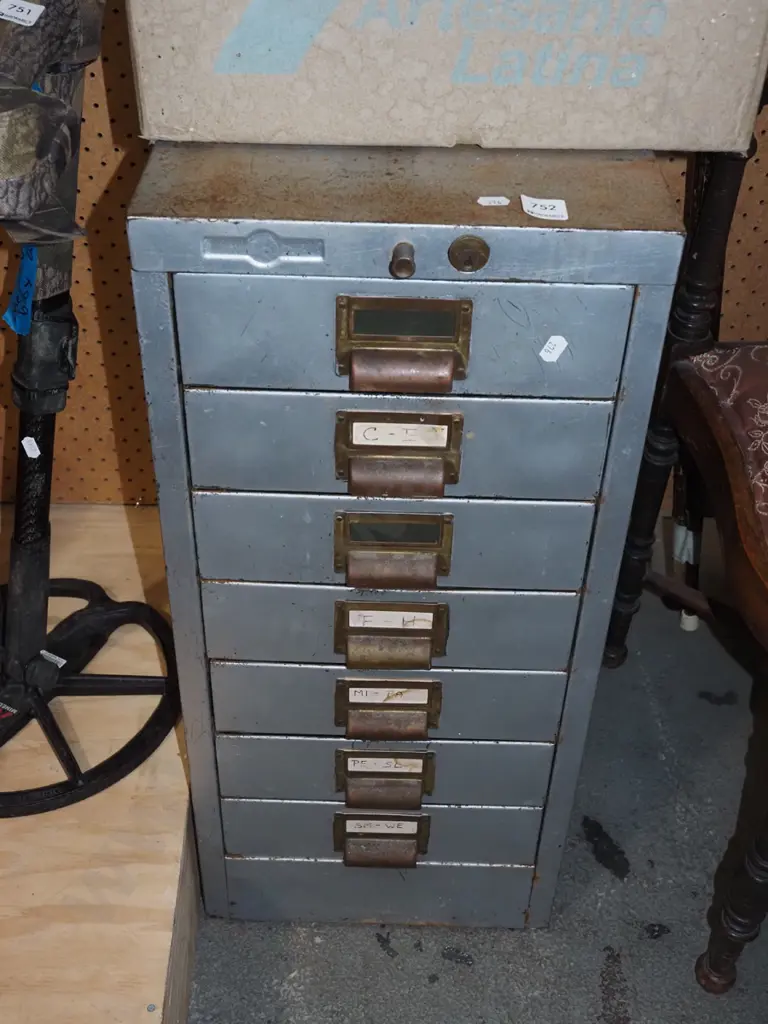 vintage rusty 7 drawer filing cabinet H670 Image 1++