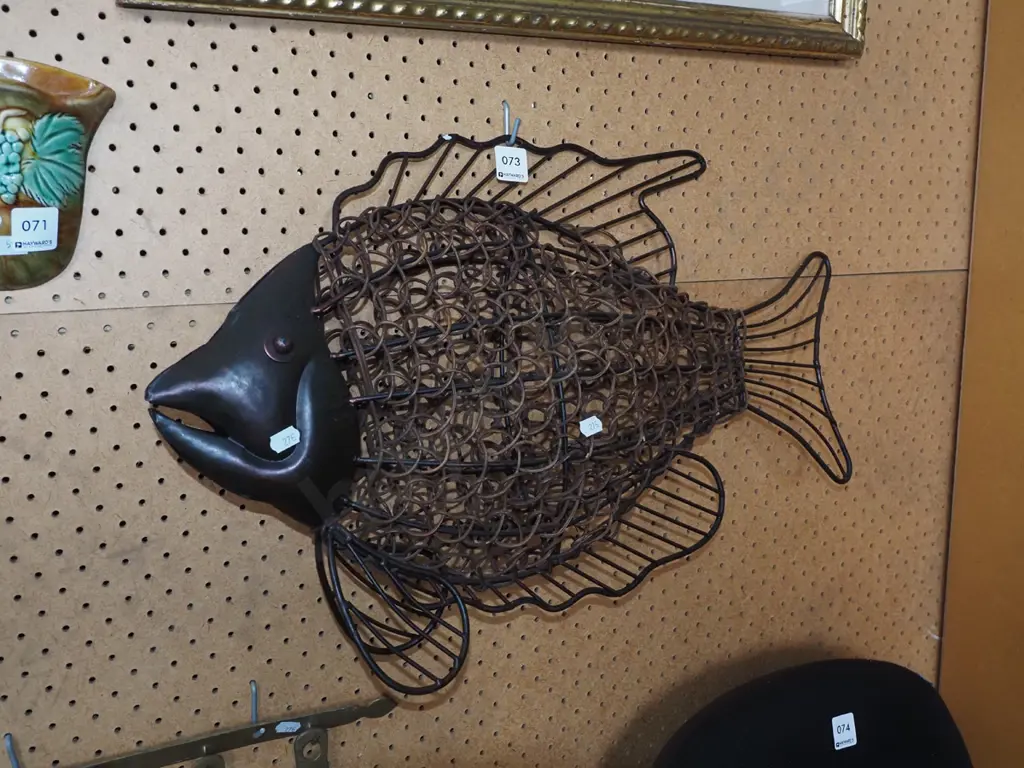 metal and cane fish wall art L600 Image 1++