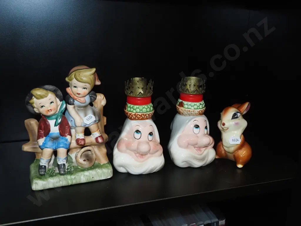 2x figurines, 2x candlesticks Image 1++