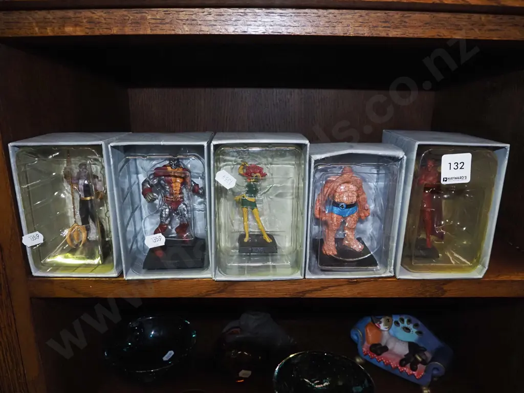 5x boxed action figurines H125 Image 1++