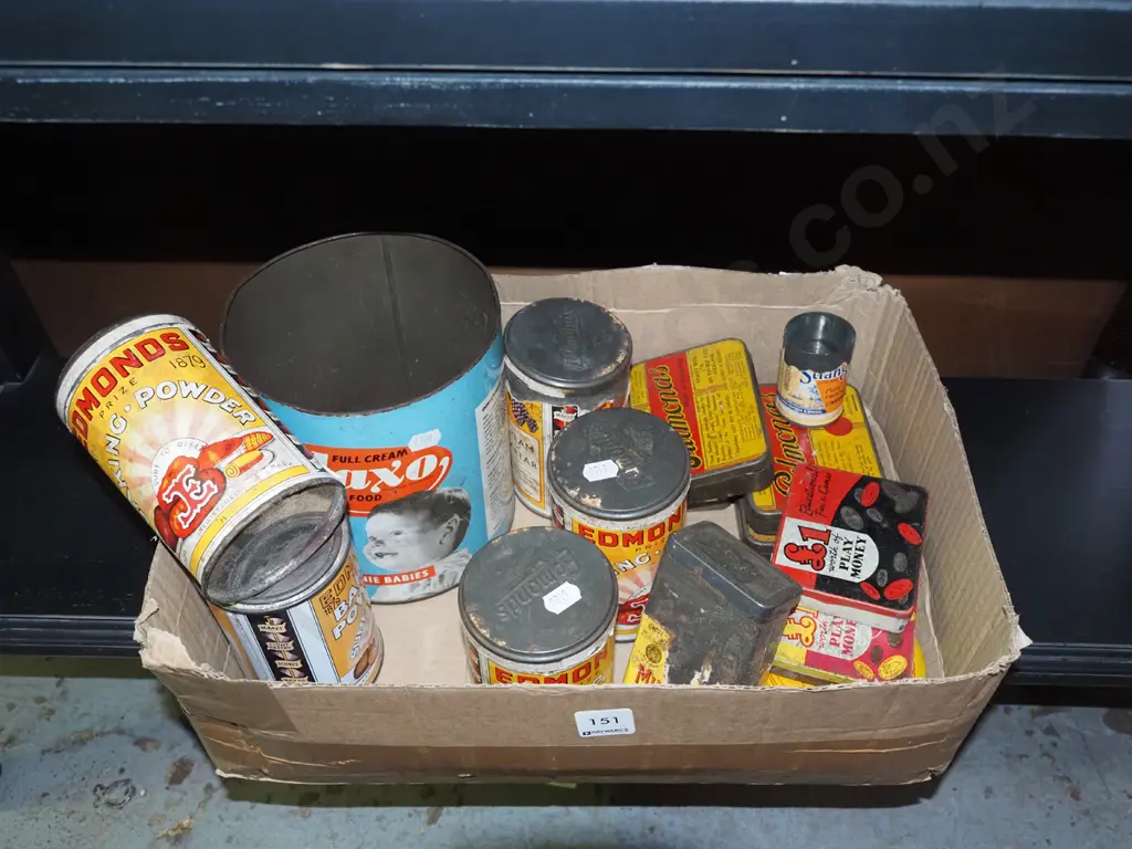 box of vintage tins Image 1++