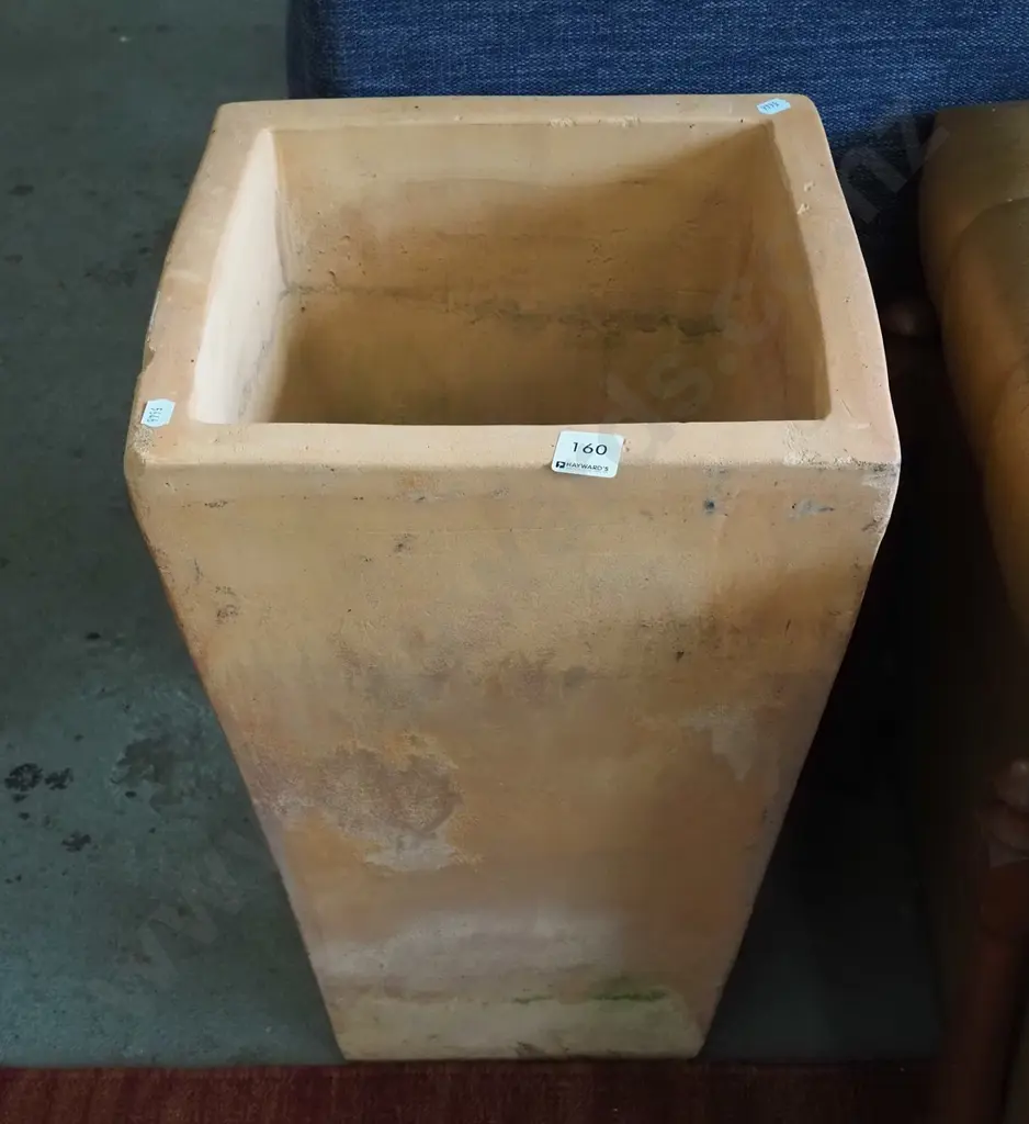 terracotta garden planter H480 W320 D320 Image 1++