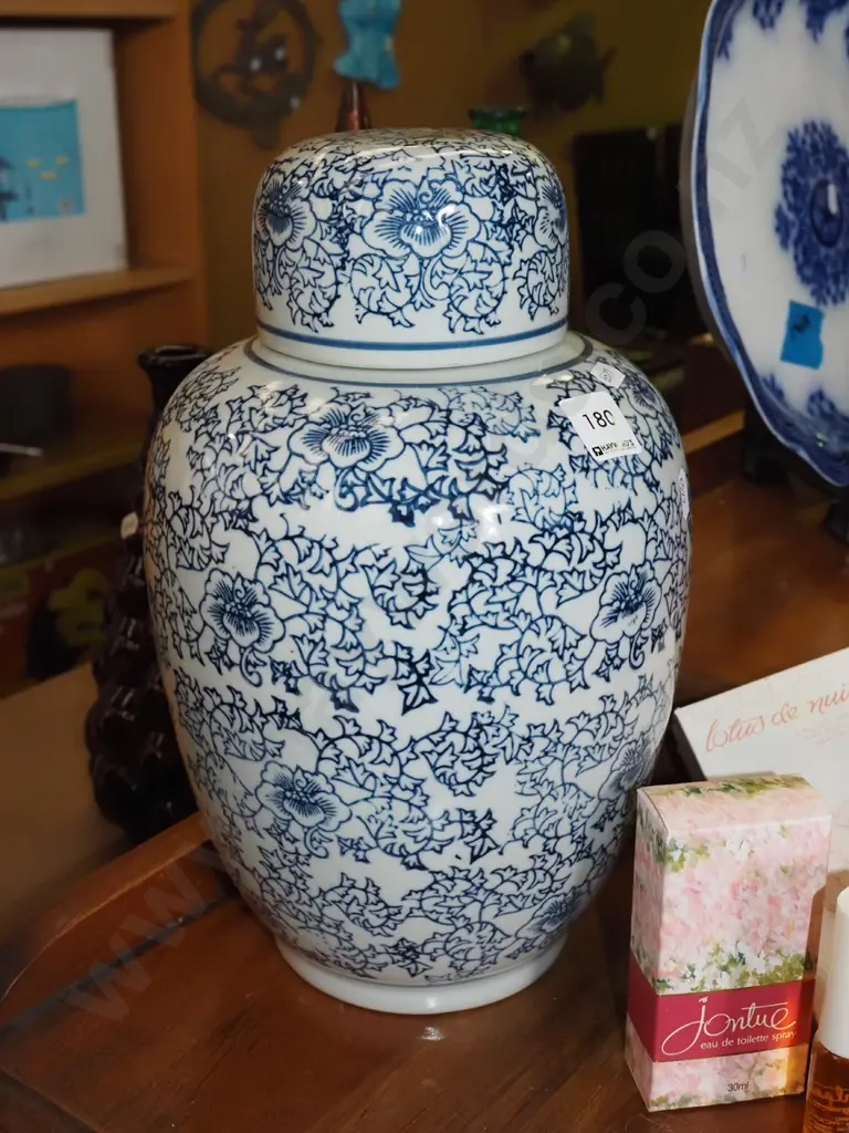 blue and white lidded canister H3400 Image 1++