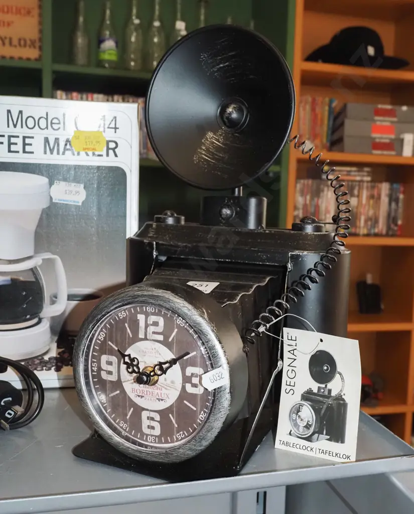 metal concertina themed mantle clock Image 1++