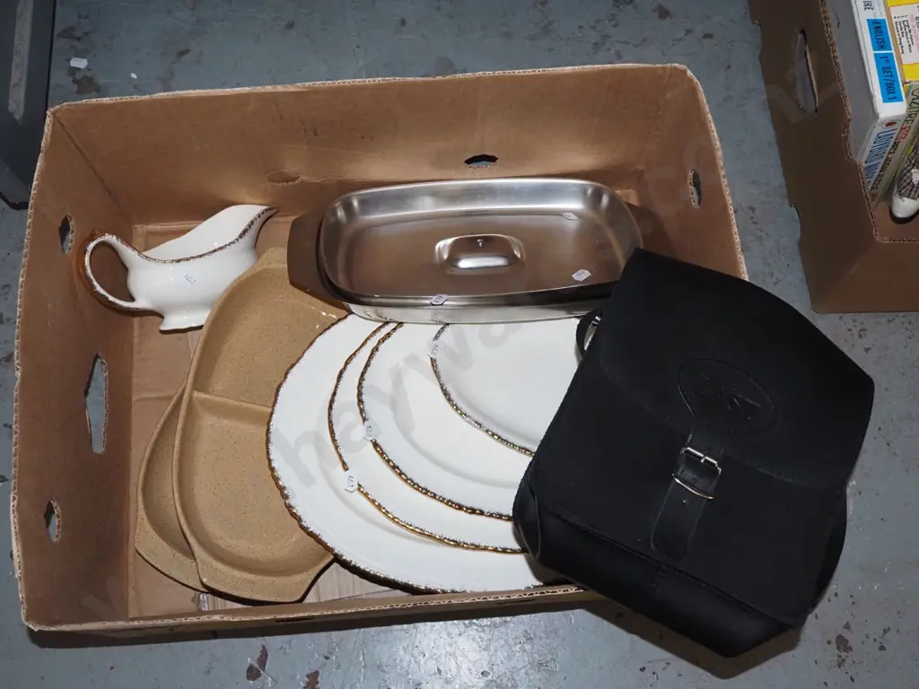 box; segmented dish, gravy boat, ashets etc Image 1++