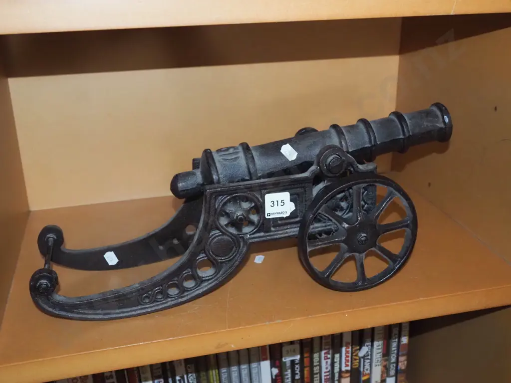 reproduction cast metal cannon W450 Image 1++