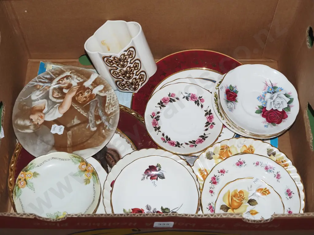 box; vase, assorted plates, saucers Image 1++