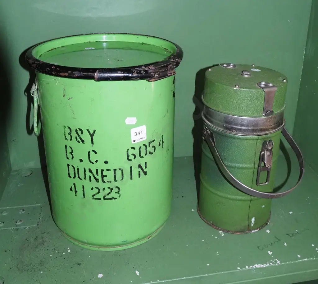 green painted lidded pail, vintage thermos Pail H340 Image 1++