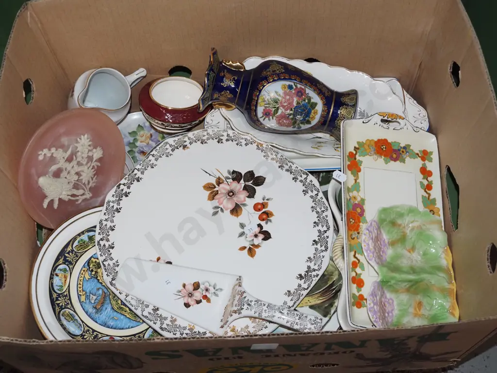 box; plates, server, vase, jug etc Image 1++