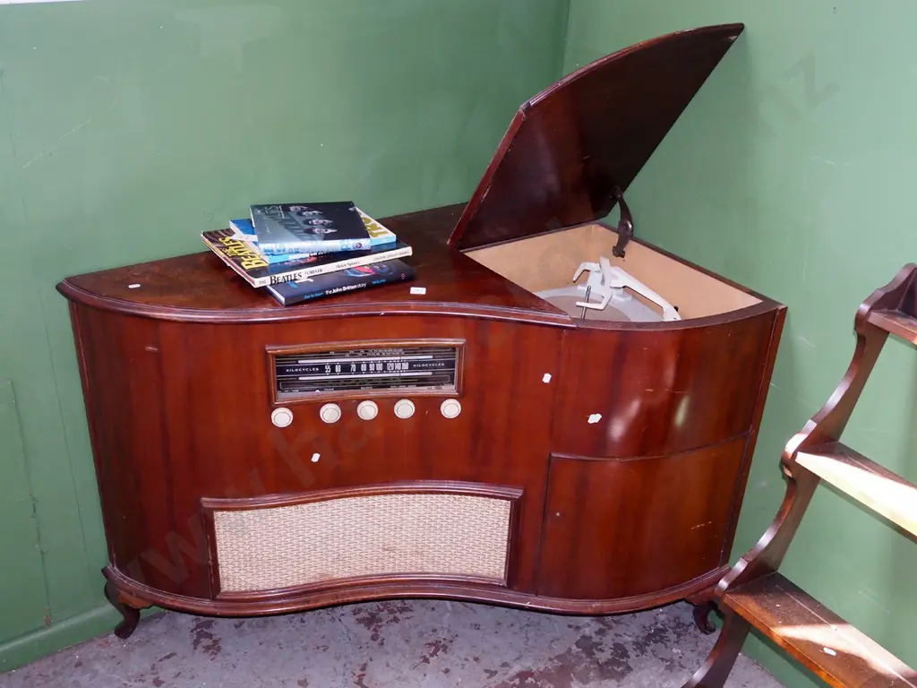 unusual curved front corner positioned radiogram As Is No returns Image 1++