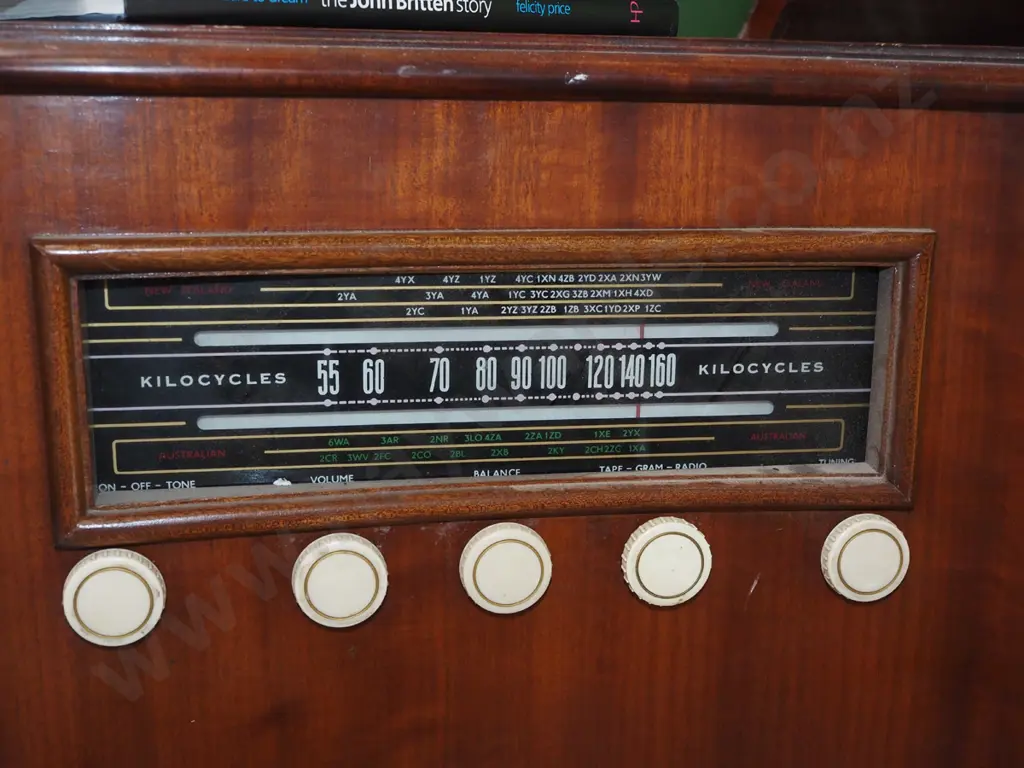 unusual curved front corner positioned radiogram As Is No returns Image 1++
