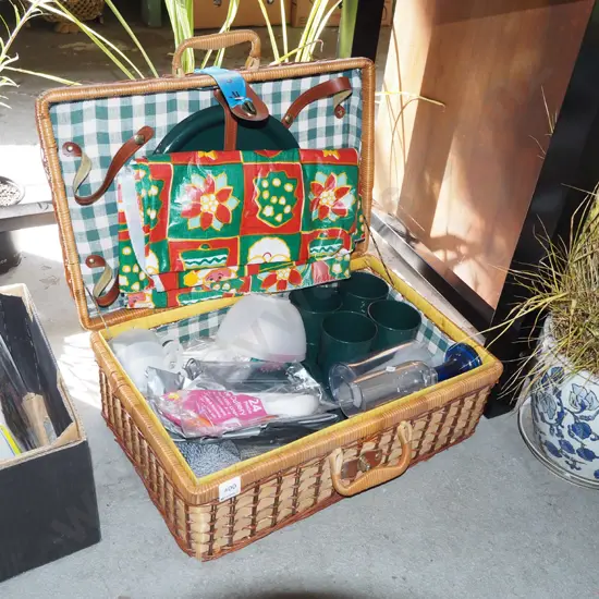 picnic hamper and contents
