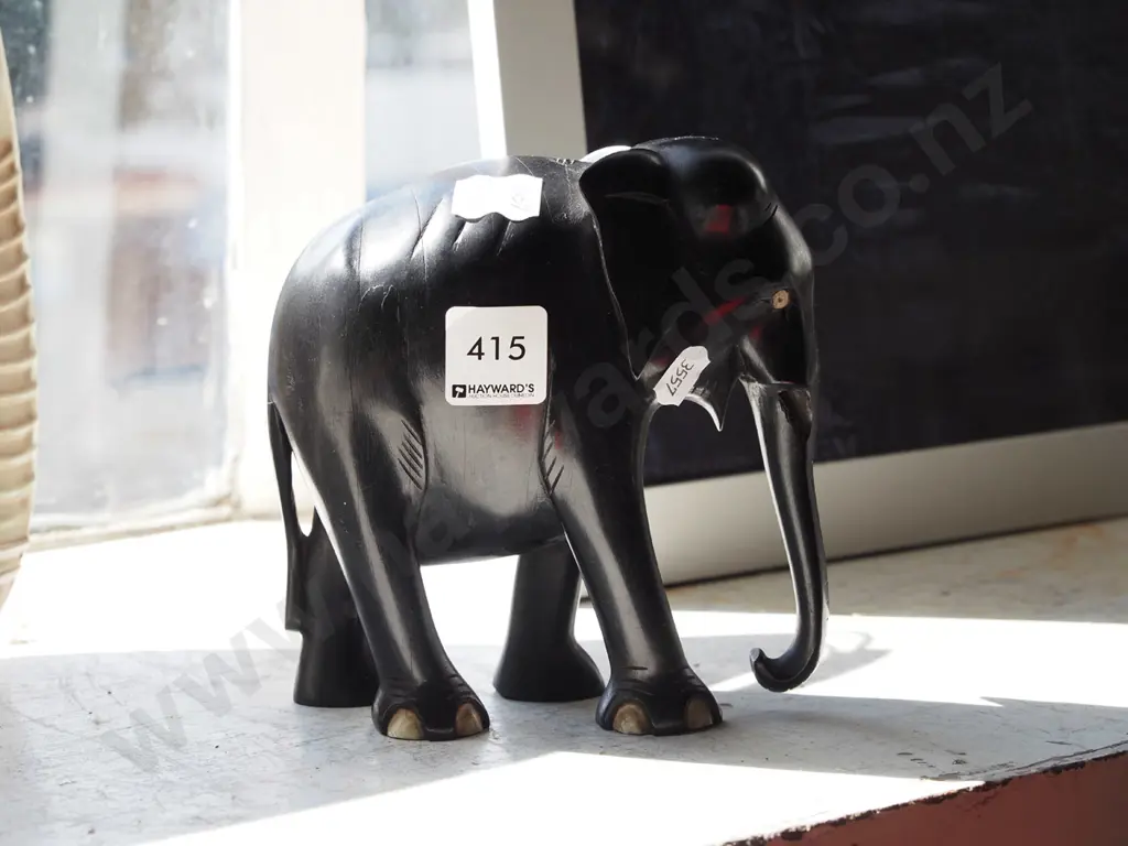 ebonised elephant -no tusks H150 Image 1++