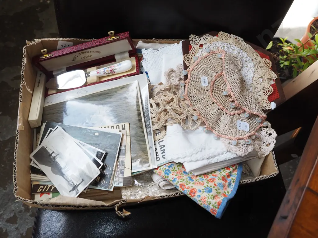 box; hand worked linen, doilies, postcards etc Image 1++