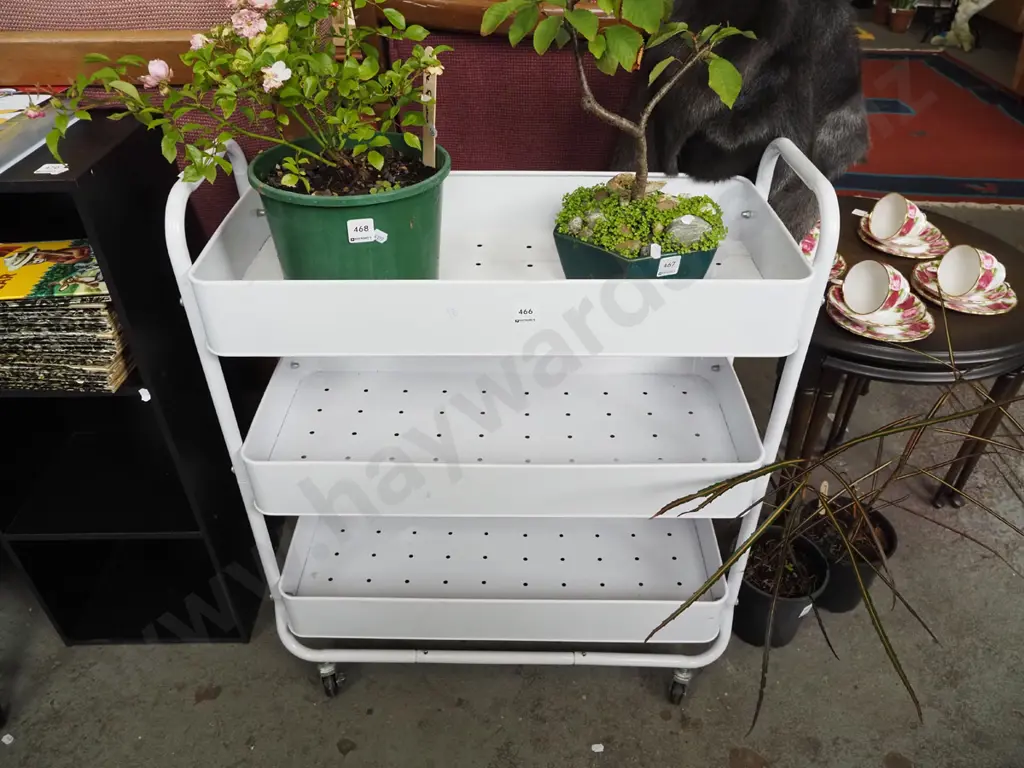 3x basket trolley on casters  Image 1++