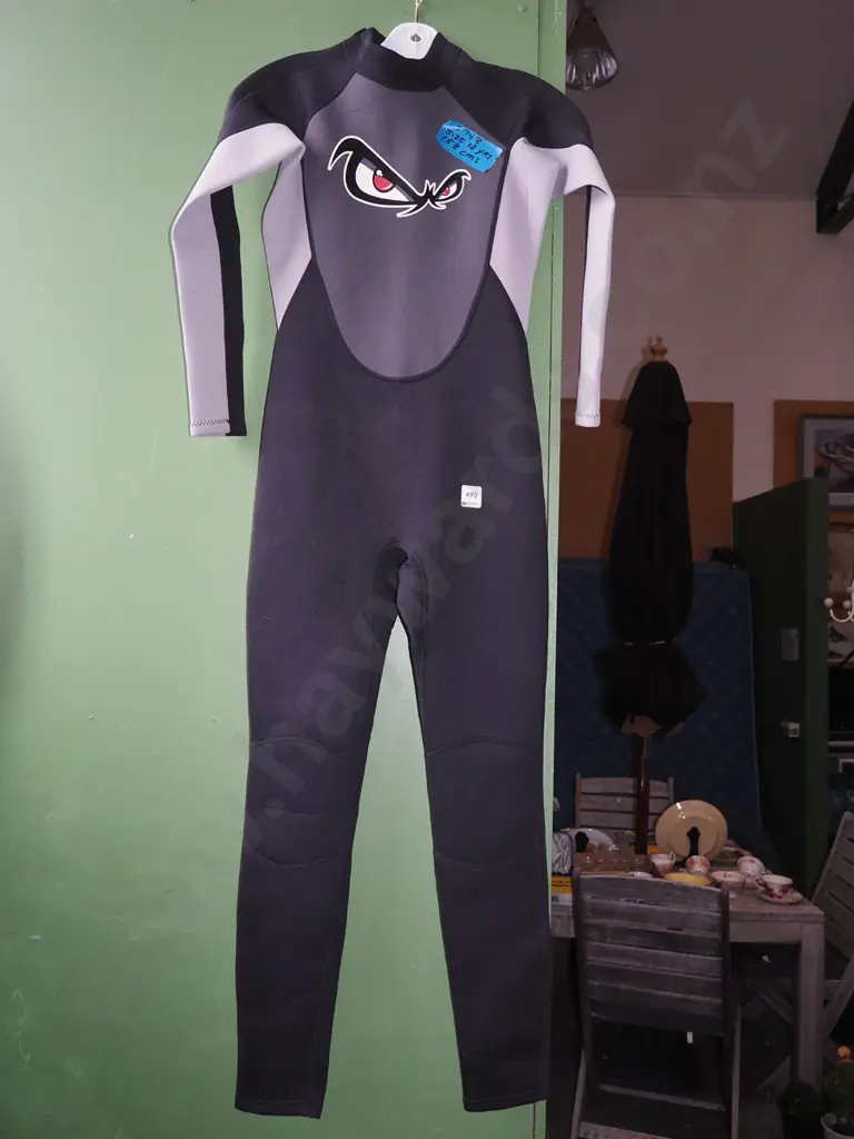 size 158cm wetsuit Image 1++