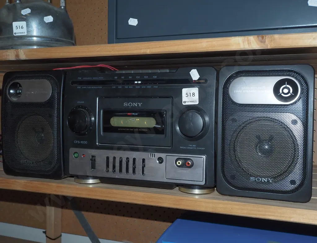 small Sony radio cassette player Image 1++