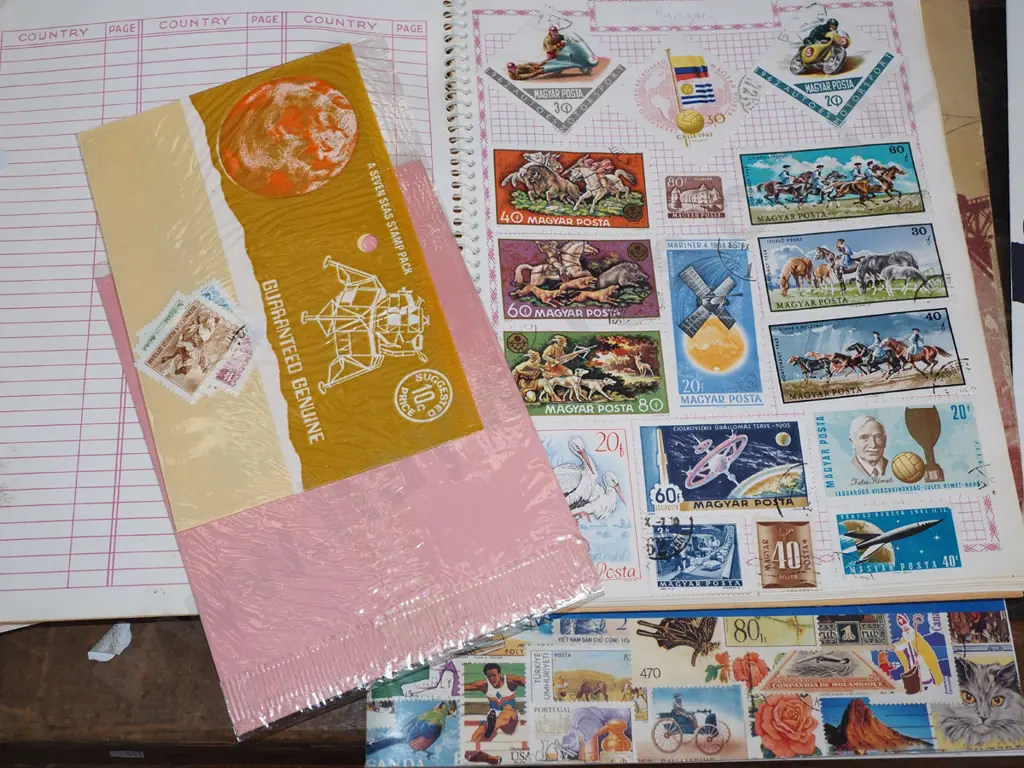 stamp albums Image 1++