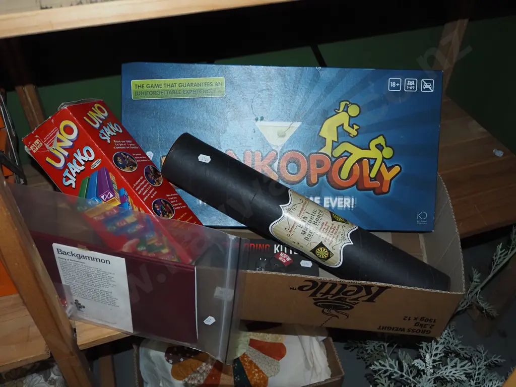 box; drinking games, backgammon, exploding kittens etc Image 1++