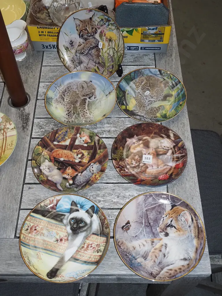 7x cabinet plates with wall hinges - cats Image 1++