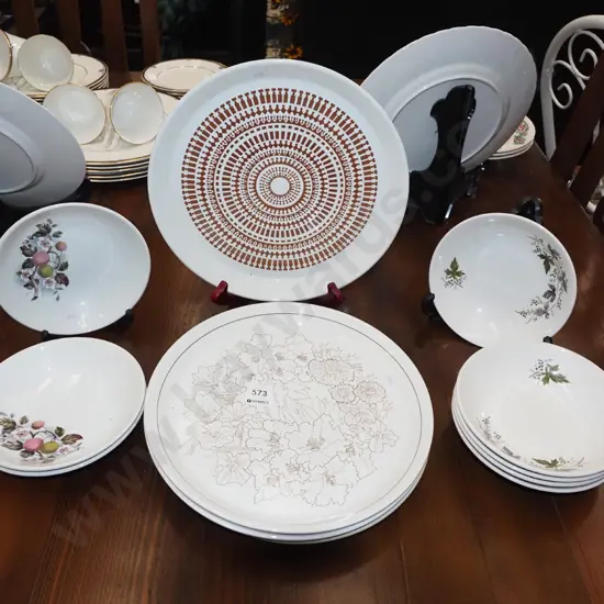 Crown Lynn plates and bowls