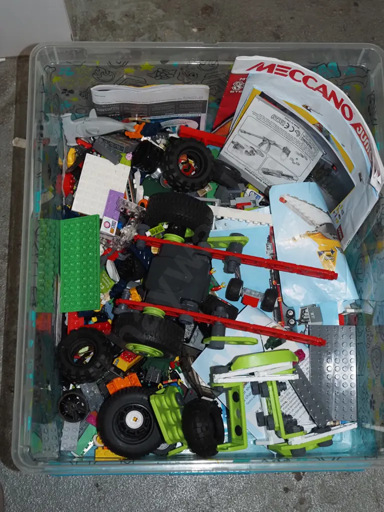 Lego, Meccano pieces Image 1++