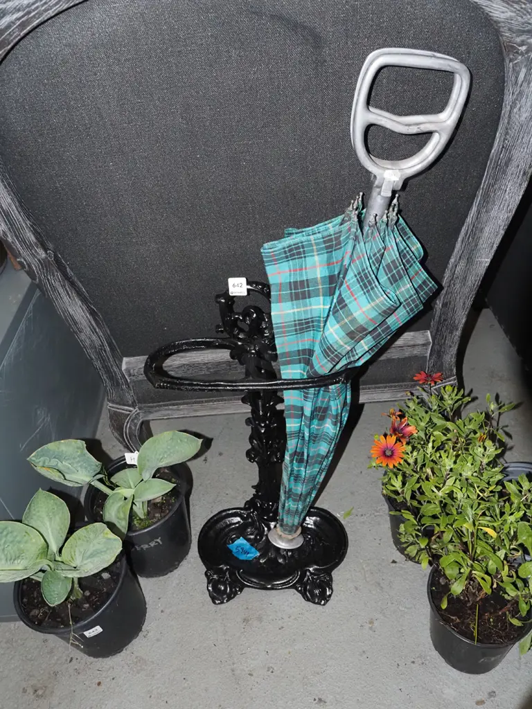 cast metal umbrella stand/umbrella/shooting stick Image 1++