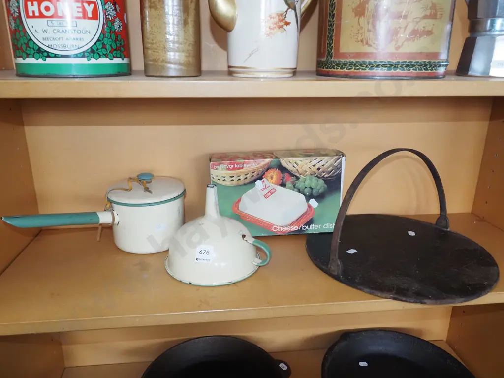 cast iron skillet, enamel ware etc Image 1++