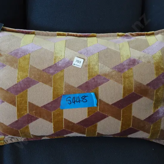 as new geometric cushion