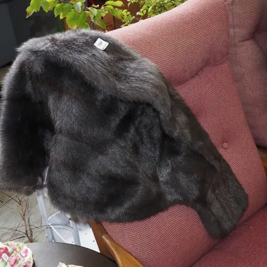 grey fur stole