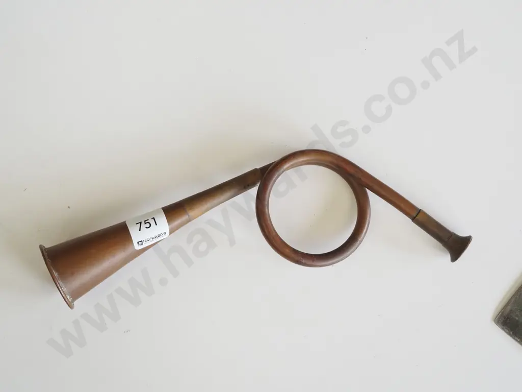 small copper hunting horn Image 1++