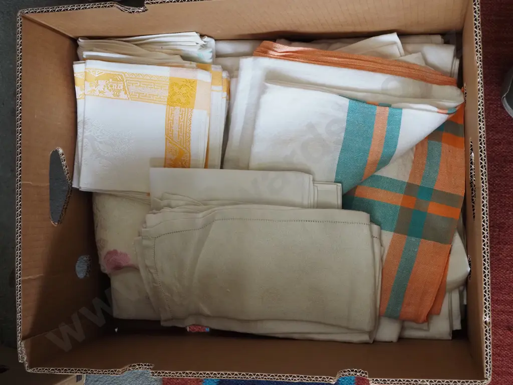 box of vintage of linen Image 1++