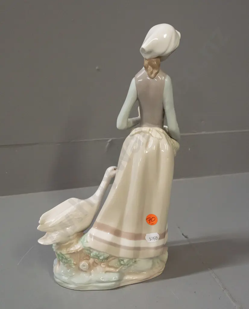 large Lladro figurine: woman with ducks H-310 W-160 across base Image 1++