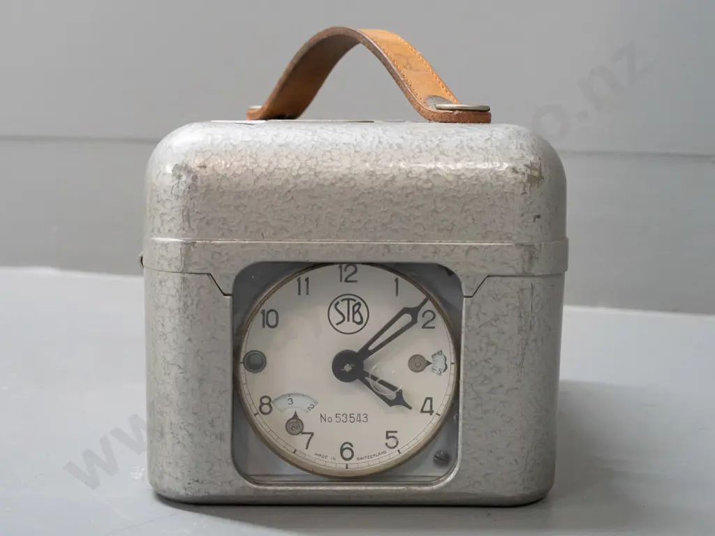 STB Swiss pigeon-racing time clock - minor usage wear H-125 W-130 D-190 Image 1++