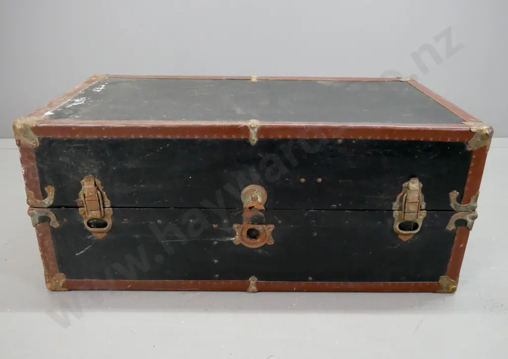 restorer's fitted travelling trunk / case green fabric lining, clothing hangers,  drawers lined with textured paper, Image 1++