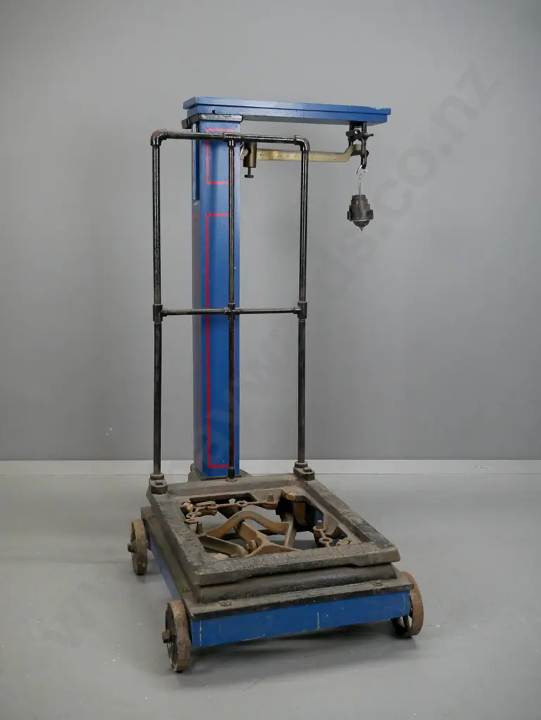 heavy duty platform scales - markings: Fairbanks Standard No. 11 & 1/2 - made in America 03 - with some small weights, Image 1++