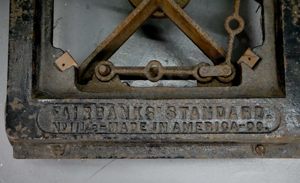 heavy duty platform scales - markings: Fairbanks Standard No. 11 & 1/2 - made in America 03 - with some small weights, Image 1++