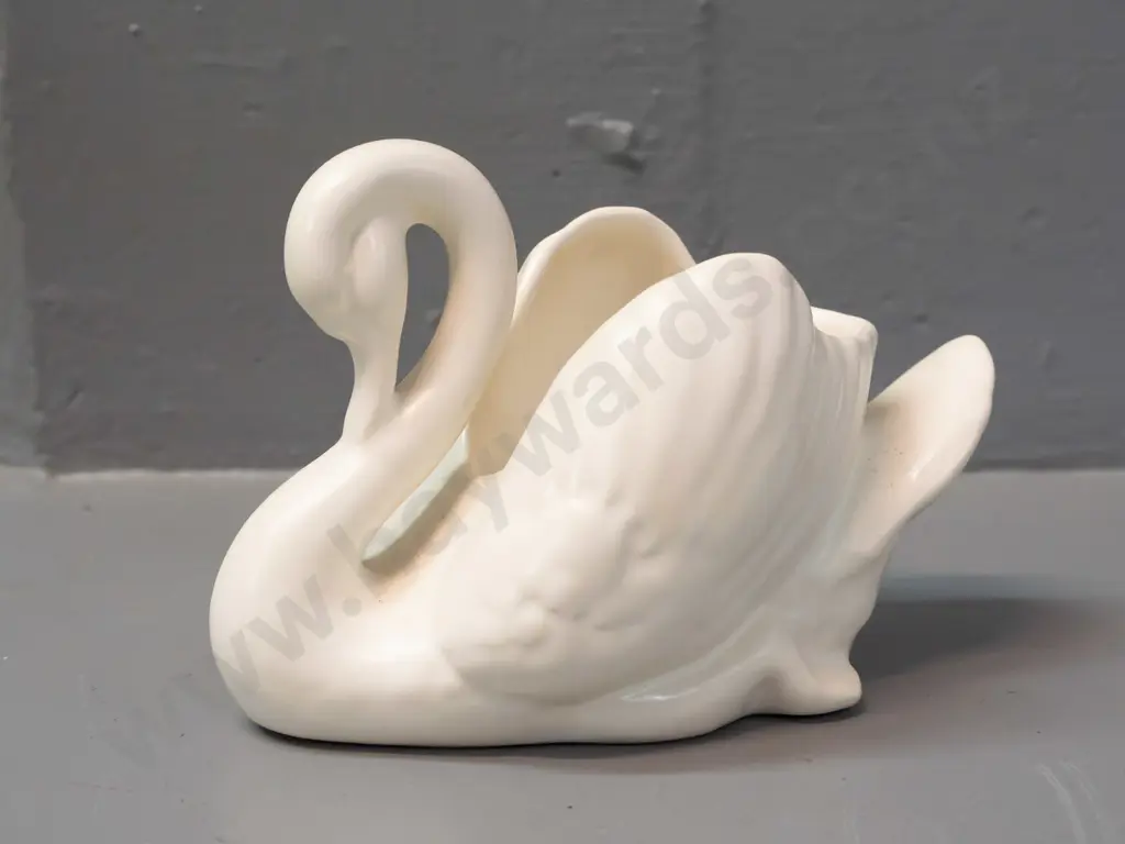 small Crown Lynn swan No. 154 - H-95 L-125 Image 1++