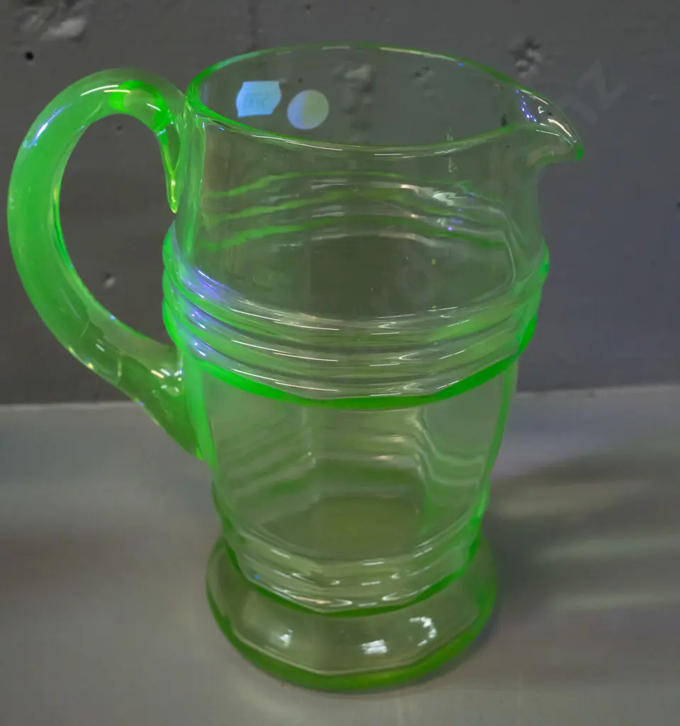 vintage uranium glass water jug H-190 W-165 Image 1++