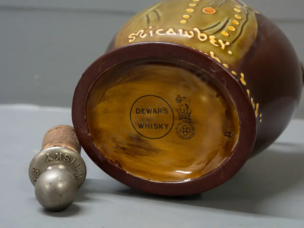 Royal Doulton Kingsware Dickens Micawber / Dewar's Whisky decanter with original metal and cork stopper H-220 Image 1++