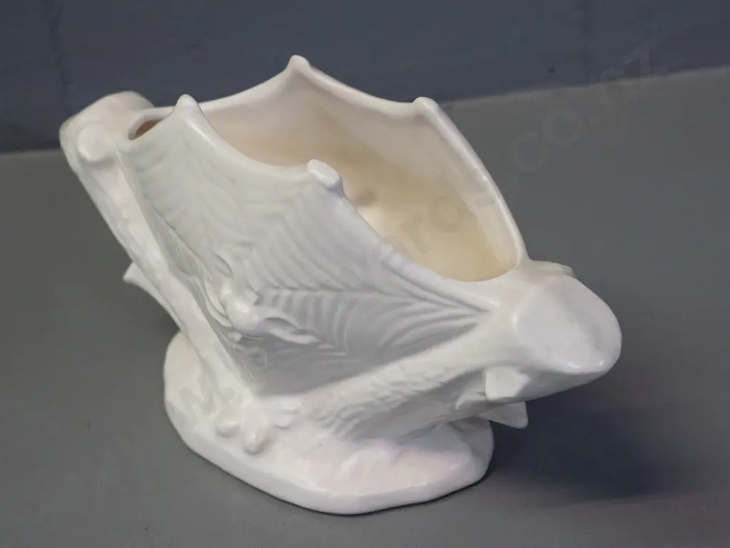 Titian / Crown Lynn spider & web vase H-110 W-200 Image 1++